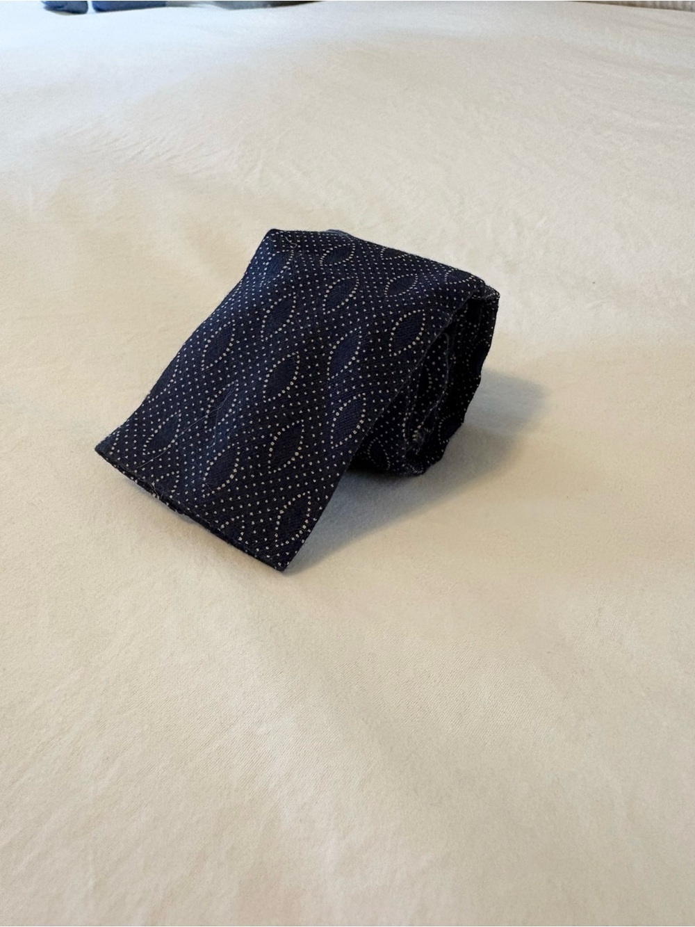 Men's Navy Hipster Hugh and Crye designer Flat-End Tie